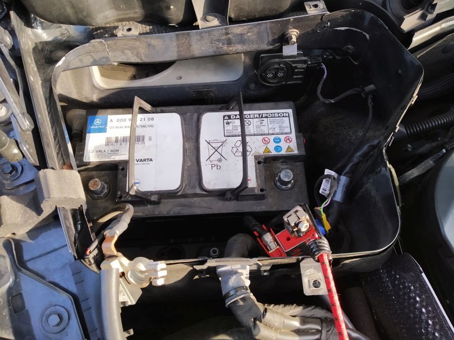 MBSLK SLK & SLC Community Haupt und Zusatzbatterie aus, einbauen