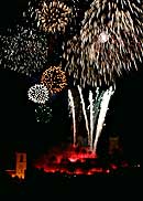 Feuerwerk von der Burg Klopp bei Bingen am Rhein,  1999, Foto 32, WHO