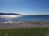 kleiner, aber feiner Strand in Torbole. Mit Liegewiese, Kieselsteinstrand und wunderschnem Ausblick