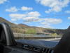 Foto aus dem Fahrzeuginneren whrend der Fahrt nach hinten mit Weinbergpanorama an der Mosel