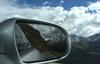 am passo rombo (timmelsjoch) der blick auf die alpen vor und hinter unserem slk.
foto: eve am passo rombo (timmelsjoch) der blick auf die alpen vor und hinter unserem slk.
foto: eve