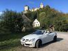 Burg Gallenstein - die Burg im Nationalpark Gesäuse / Österreich an der B117.
Die Burg Gallenstein stammt aus dem 13. Jahrhundert und war bis Ende des 19. Jahrhunderts Fluchtburg und Verwaltungssitz des Stiftes Admont. Die danach völlig verfallene Ruine wurde vom Burgverein Gallenstein ab Mitte der 60er-Jahre mit großem ehrenamtlichen Engagement wieder aufgebaut und neu belebt.
Mittlerweile hat sich die Burg zu einem kulturellen und gesellschaftlichen Herzstück der gesamten Region entwickelt. Als beliebtes Ausflugsziel mit wunderschöner Aussicht in die Gesäuseberge und Austragungsort verschiedenster Veranstaltungen - unter anderem des jährlichen Festivals St. Gallen - zieht sie Gäste aus nah und fern an.
Burg Gallenstein - die Burg im Nationalpark Gesäuse / Österreich an der B117.
Die Burg Gallenstein stammt aus dem 13. Jahrhundert und war bis Ende des 19. Jahrhunderts Fluchtburg und Verwaltungssitz des Stiftes Admont. Die danach völlig verfallene Ruine wurde vom Burgverein Gallenstein ab Mitte der 60er-Jahre mit großem ehrenamtlichen Engagement wieder aufgebaut und neu belebt.
Mittlerweile hat sich die Burg zu einem kulturellen und gesellschaftlichen Herzstück der gesamten Region entwickelt. Als beliebtes Ausflugsziel mit wunderschöner Aussicht in die Gesäuseberge und Austragungsort verschiedenster Veranstaltungen - unter anderem des jährlichen Festivals St. Gallen - zieht sie Gäste aus nah und fern an.